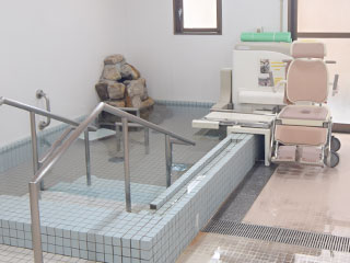 練習浴（階段と長坐位リフト）
